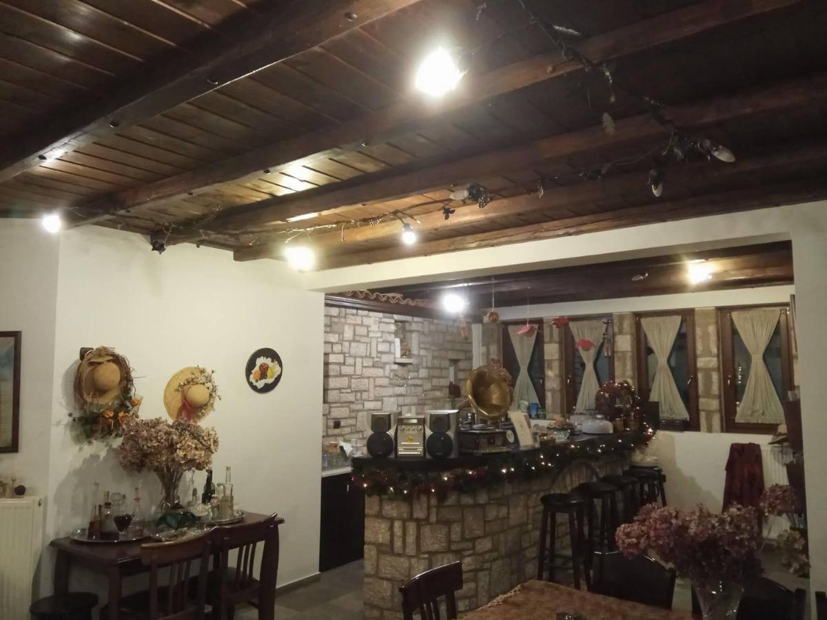 Guesthouse Petrino Pezoúla 外观 照片